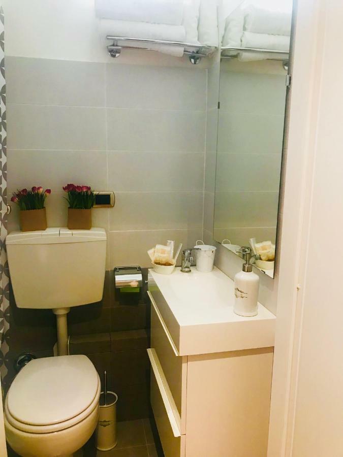 Maison Dis Raffaella Hotel Roma Ngoại thất bức ảnh